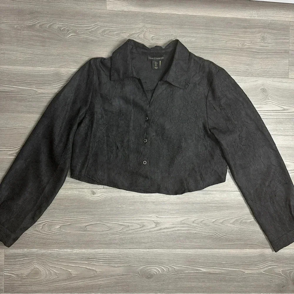 House of Harlow 1960 Black Textured Cropped Button Up Top‎